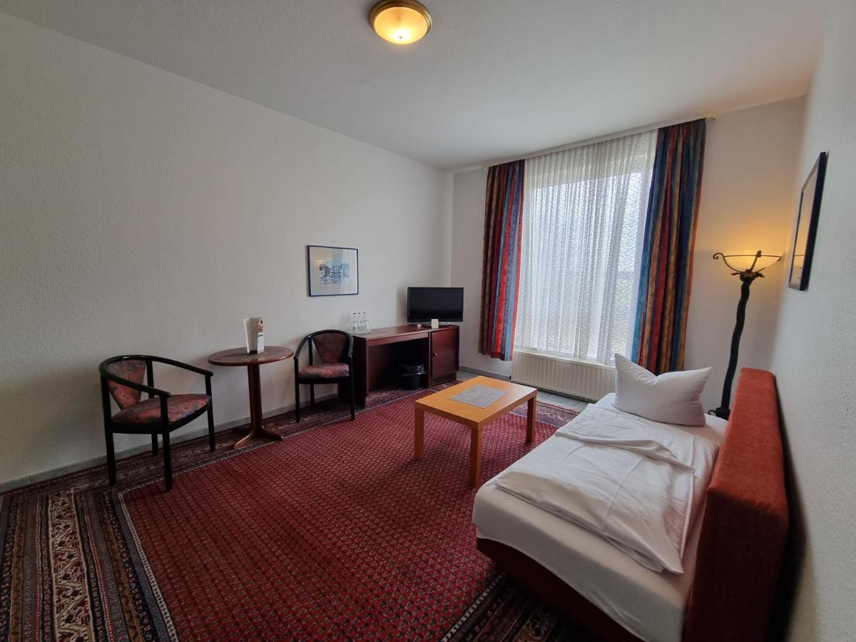 Erbenholz Hotel Laatzen Ngoại thất bức ảnh