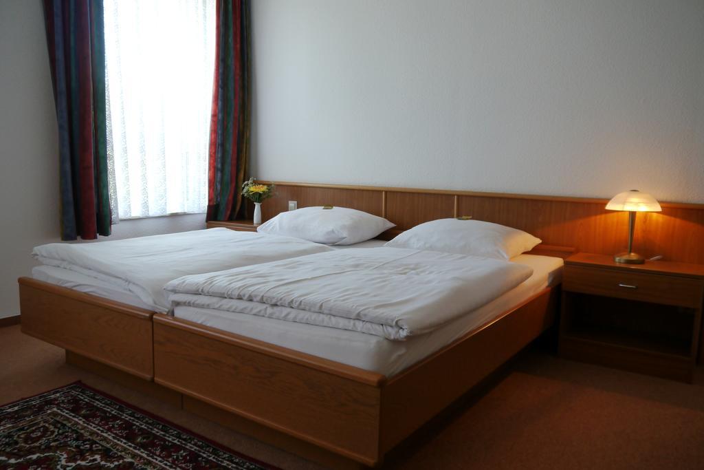 Erbenholz Hotel Laatzen Ngoại thất bức ảnh