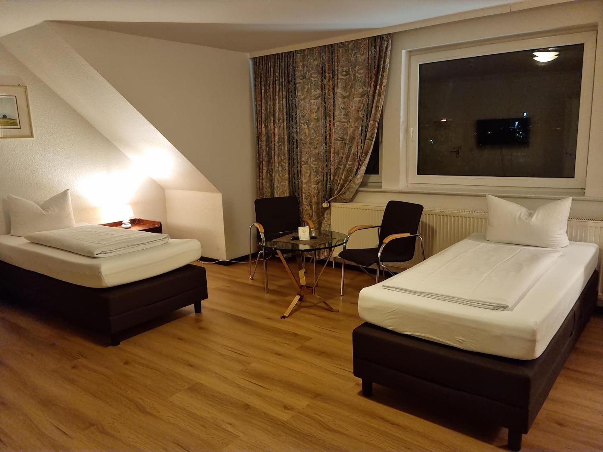Erbenholz Hotel Laatzen Ngoại thất bức ảnh
