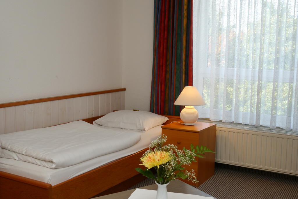Erbenholz Hotel Laatzen Phòng bức ảnh